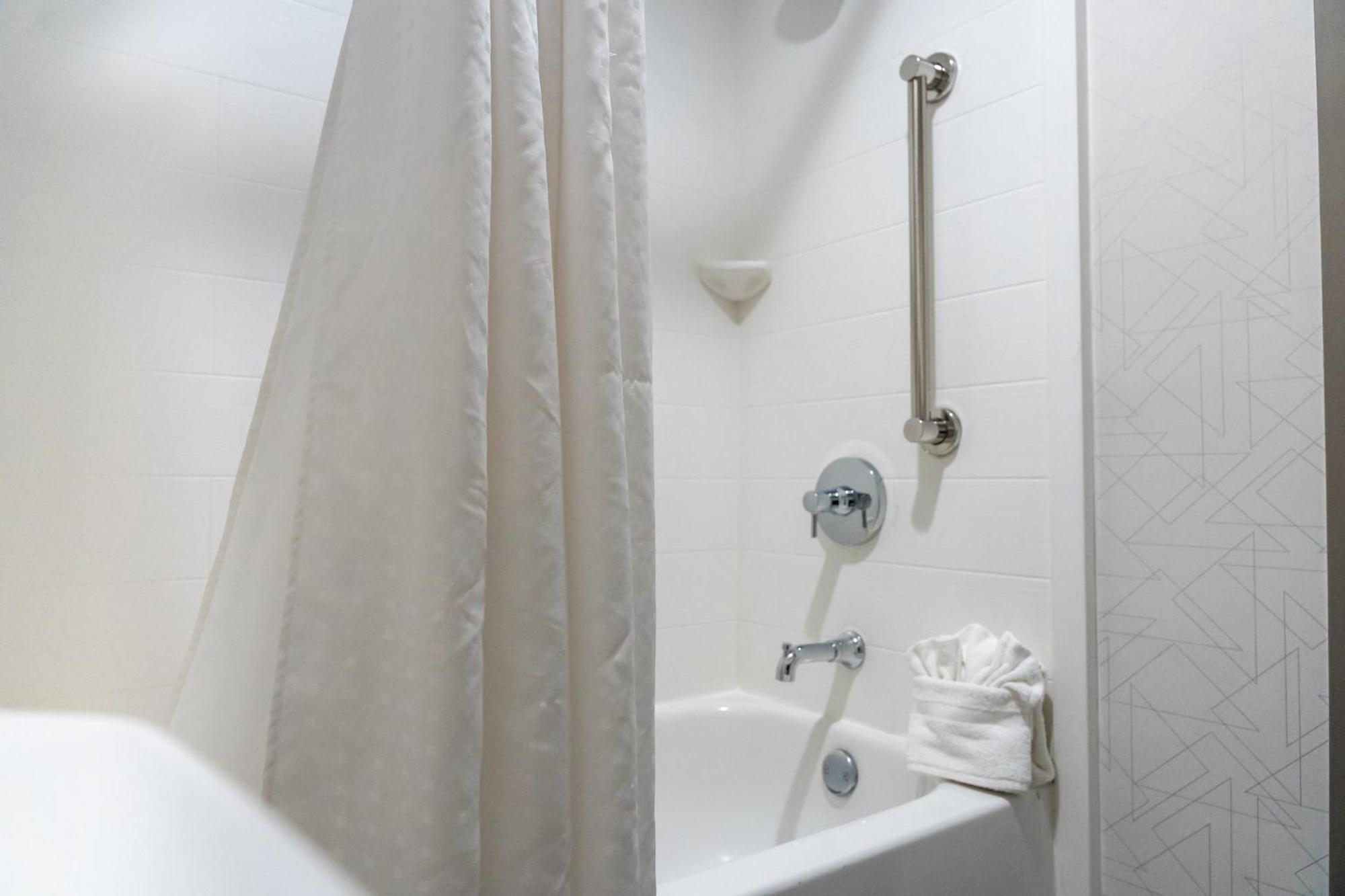 Holiday Inn Express Frazer - Malvern By Ihg Εξωτερικό φωτογραφία