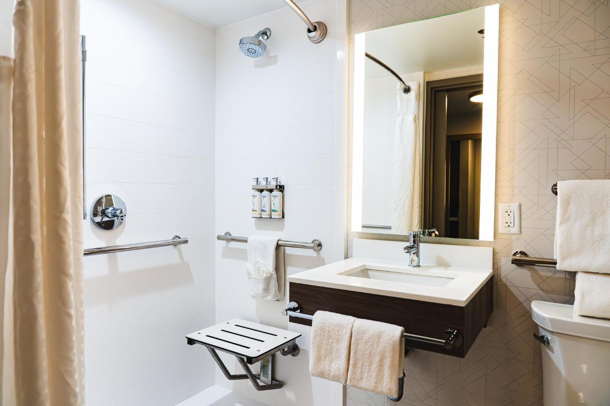 Holiday Inn Express Frazer - Malvern By Ihg Εξωτερικό φωτογραφία