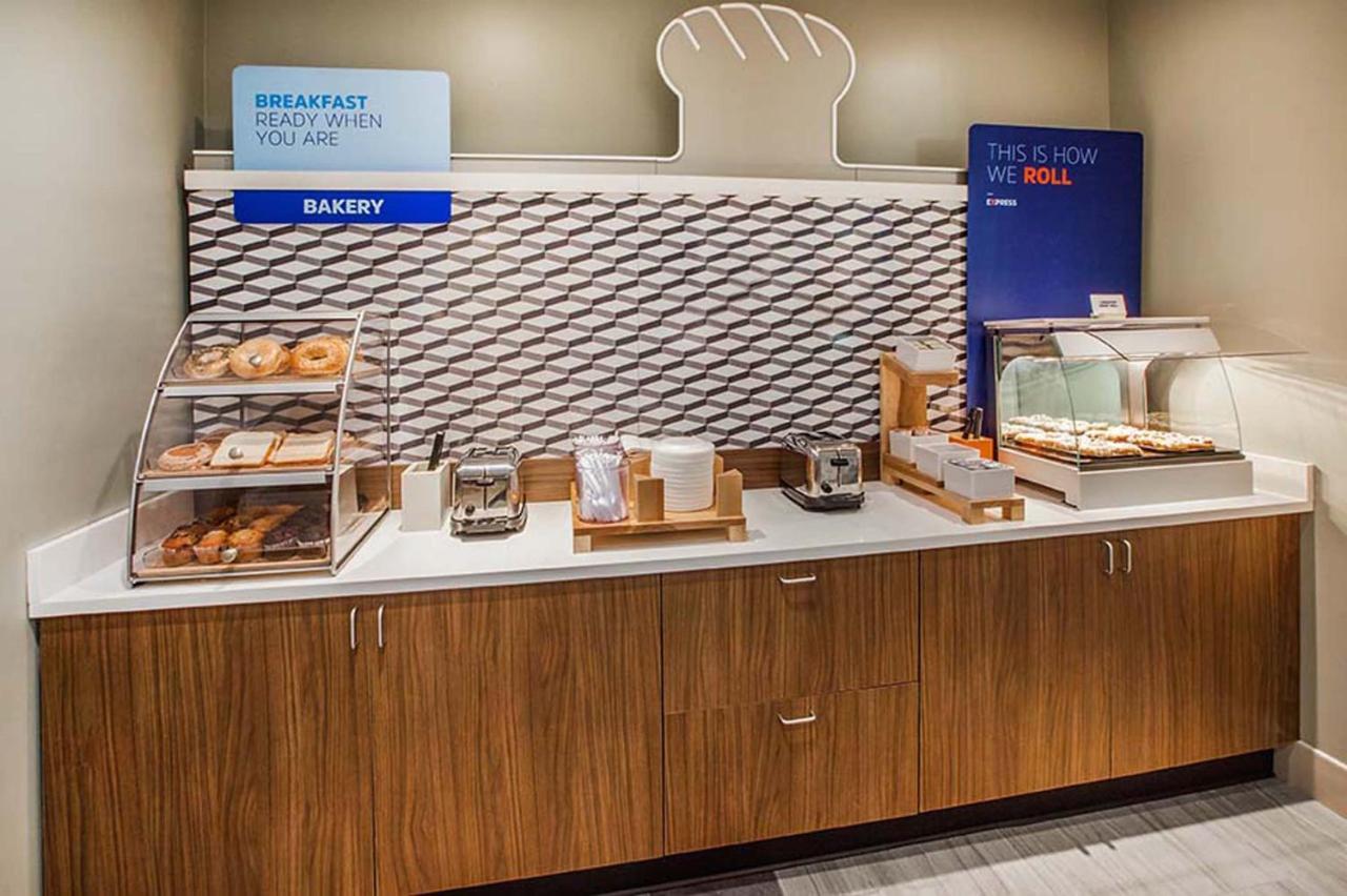 Holiday Inn Express Frazer - Malvern By Ihg Εξωτερικό φωτογραφία