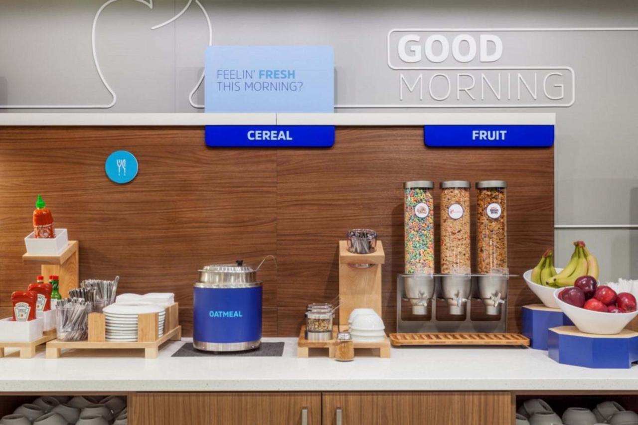 Holiday Inn Express Frazer - Malvern By Ihg Εξωτερικό φωτογραφία